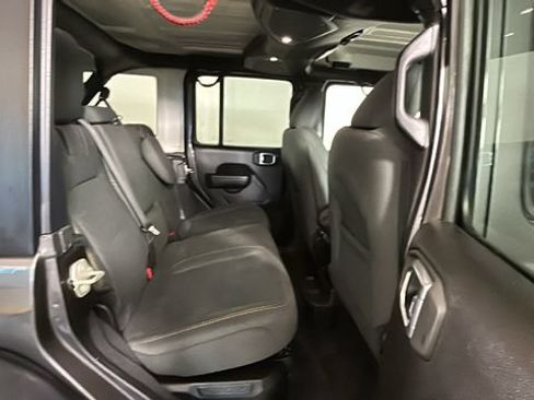 Used 2024 Jeep Wrangler Unlimited AWD/4WD image 27