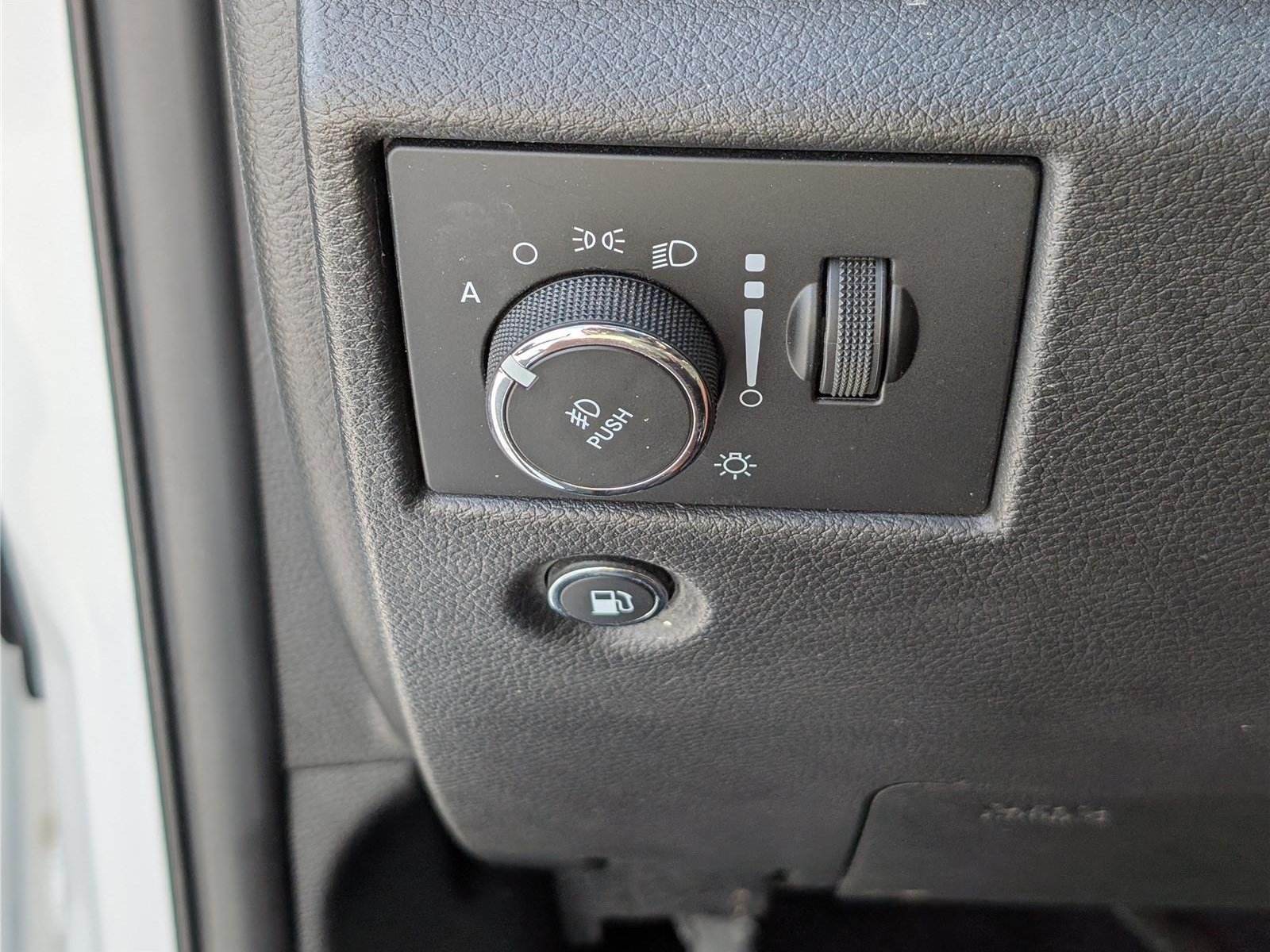 Used 2021 Jeep Grand Cherokee Laredo AWD/4WD image 20