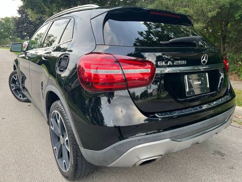 Used 2019 Mercedes-Benz GLA 250 w/ Convenience Package image 4