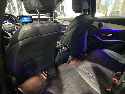 Certified 2022 Mercedes-Benz GLC 300 w/ Premium Package Lite image 5