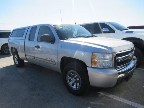 Used 2010 Chevrolet Silverado 1500 LS image 1