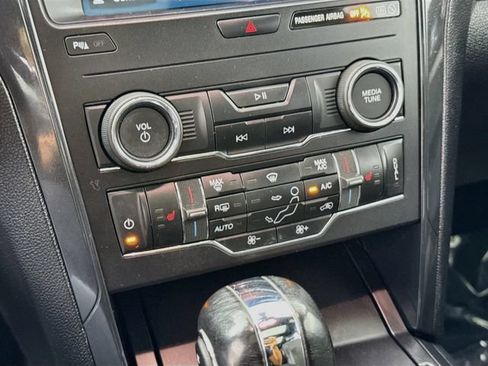 Used 2019 Ford Explorer XLT w/ Equipment Group 202A AWD/4WD image 16