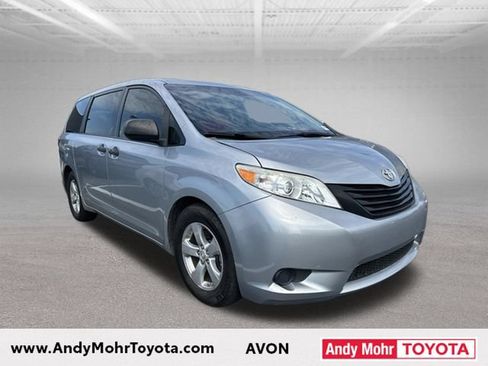 Used 2015 Toyota Sienna L FWD image 1