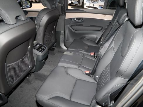 New 2026 Volvo XC90 B6 Plus w/ Protection Package Premier image 27