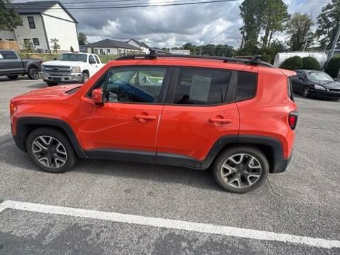 Used 2016 Jeep Renegade Latitude FWD image 64