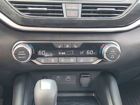 New 2026 Nissan Altima 2.5 SR FWD image 15