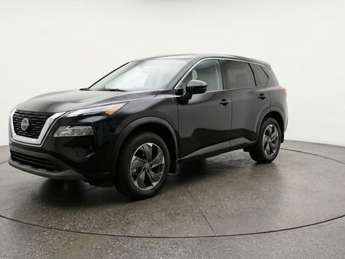 Used 2025 Nissan Rogue SV AWD/4WD image 3