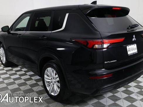 Used 2024 Mitsubishi Outlander ES image 7