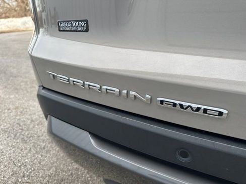 Used 2025 GMC Terrain Elevation image 14