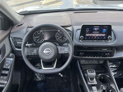 Certified 2023 Nissan Rogue SV image 32