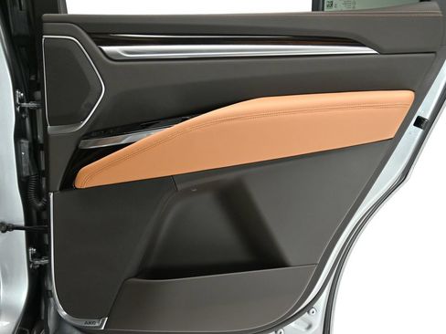 Used 2025 Cadillac Escalade Premium Luxury RWD image 25