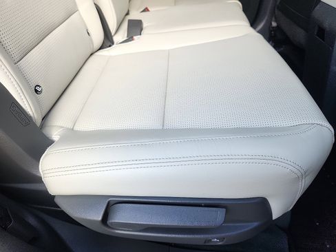 Used 2024 Hyundai Santa Fe Limited image 31