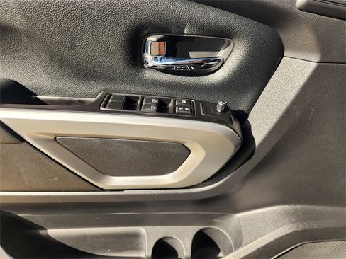 Used 2018 Nissan Titan PRO-4X w/ Pro-4x Convenience Package image 29