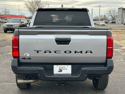 Used 2025 Toyota Tacoma SR image 9