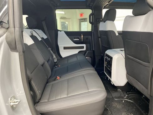 Used 2024 GMC Hummer EV 3X w/ Extreme Off-Road Package image 17
