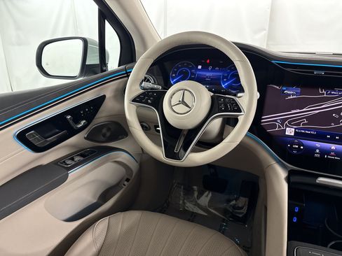 Certified 2023 Mercedes-Benz EQS 580 4MATIC SUV image 29