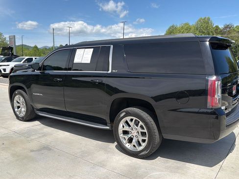Used 2020 GMC Yukon XL SLT w/ Open Road Package AWD/4WD image 6