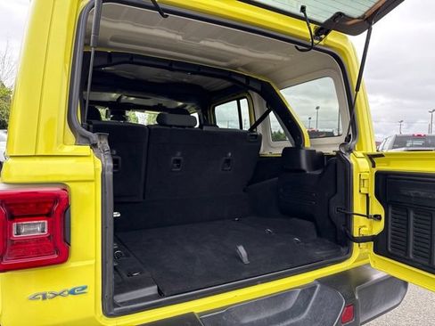Used 2024 Jeep Wrangler Unlimited Sahara AWD/4WD image 14