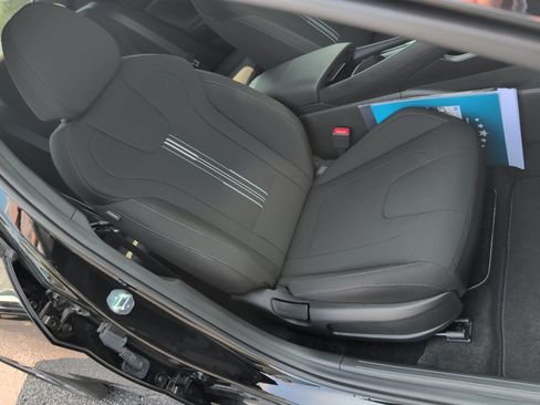 Used 2025 Hyundai Elantra SEL FWD image 28