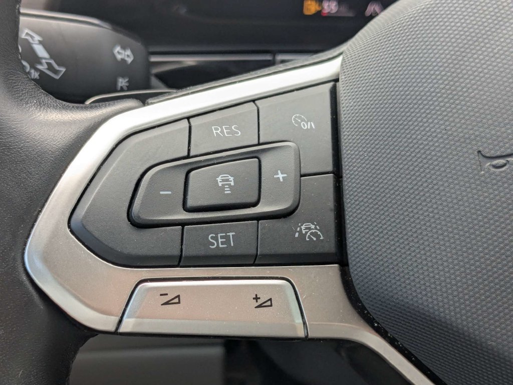Certified 2025 Volkswagen Atlas SEL Premium R-Line AWD/4WD image 40