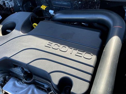 Used 2023 Chevrolet Equinox Premier image 34