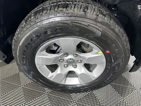 New 2026 RAM 1500 4x4 Crew Cab image 12