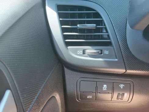 Used 2017 Hyundai Accent SE image 12