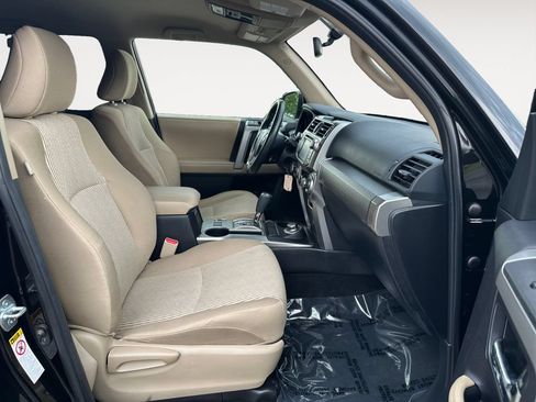Used 2014 Toyota 4Runner SR5 AWD/4WD image 15