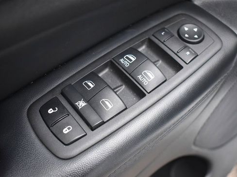 Used 2022 Jeep Grand Cherokee Laredo X AWD/4WD image 24