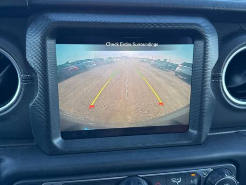 Used 2023 Jeep Wrangler Unlimited Sahara AWD/4WD image 18