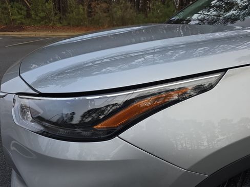 Used 2023 Toyota Highlander XLE image 29