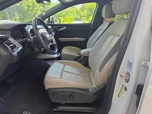 Used 2023 Audi Q4 e-tron Prestige AWD/4WD image 2