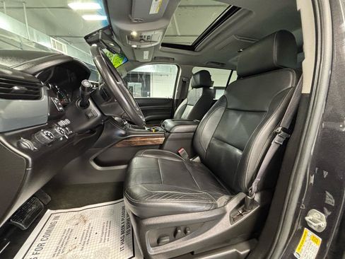 Used 2016 Chevrolet Suburban LT image 23