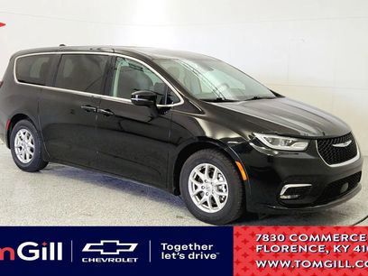 Used 2024 Chrysler Pacifica Touring-L
