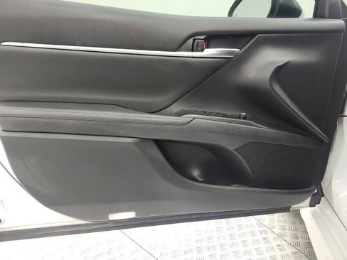 Used 2022 Toyota Camry XSE image 11