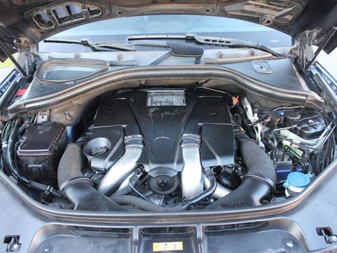 Used 2014 Mercedes-Benz GL 550 GL 550 image 34