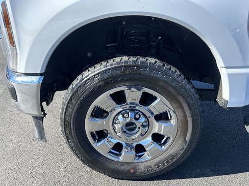 Used 2024 Ford F350 Lariat w/ Chrome Package image 16