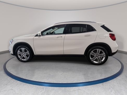 Used 2018 Mercedes-Benz GLA 250 4MATIC image 8