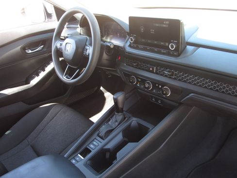 Certified 2023 Honda Accord LX image 9