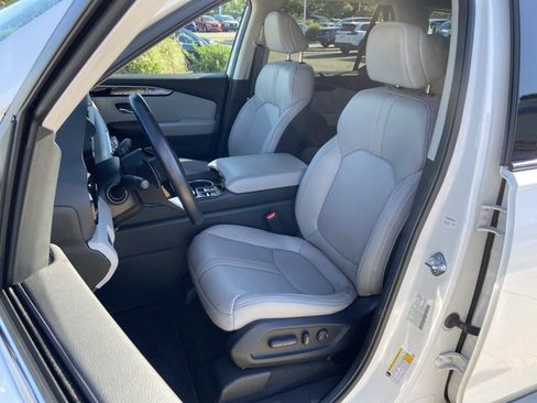 Used 2023 Honda Pilot Touring image 18