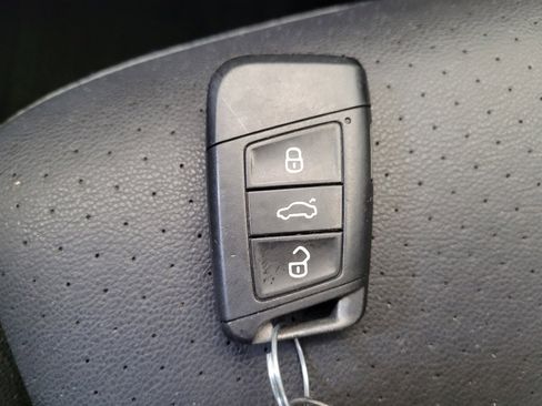 Used 2022 Volkswagen Jetta SE FWD image 32