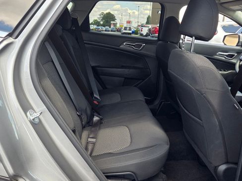 Used 2025 Kia Sportage LX FWD image 15