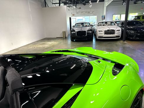 Used 2024 McLaren 750S Spider image 28