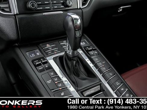 Used 2018 Porsche Macan GTS image 25
