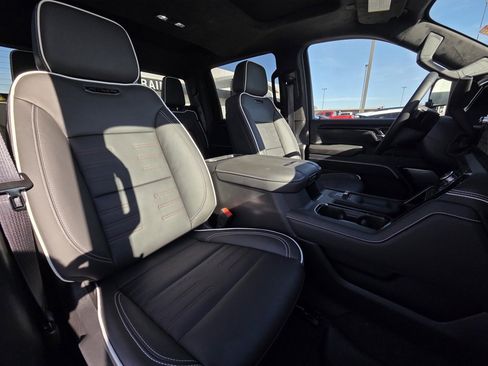 Used 2026 GMC Sierra 2500 AT4X image 29