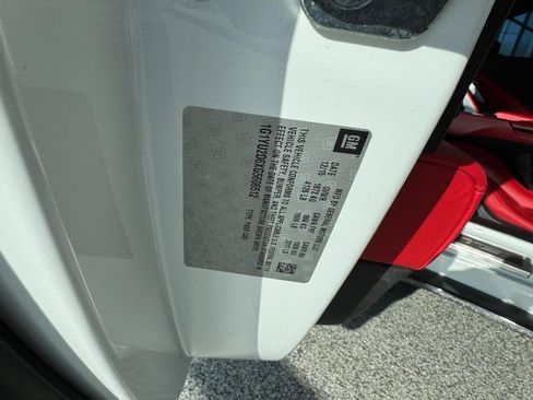 Used 2016 Chevrolet Corvette Z06 w/ 3LZ Preferred Equipment Group image 16