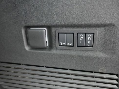 New 2026 GMC Yukon XL Elevation image 12