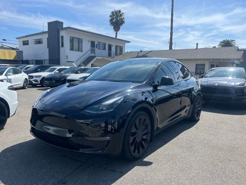 Used 2023 Tesla Model Y Performance image 1