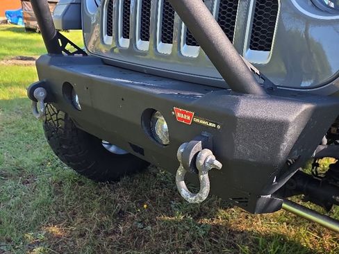 Used 2020 Jeep Wrangler Unlimited Sahara AWD/4WD image 15