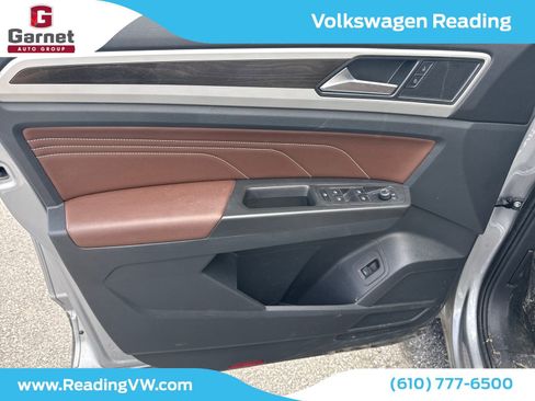 Used 2023 Volkswagen Atlas SE w/ Panoramic Sunroof Package AWD/4WD image 12